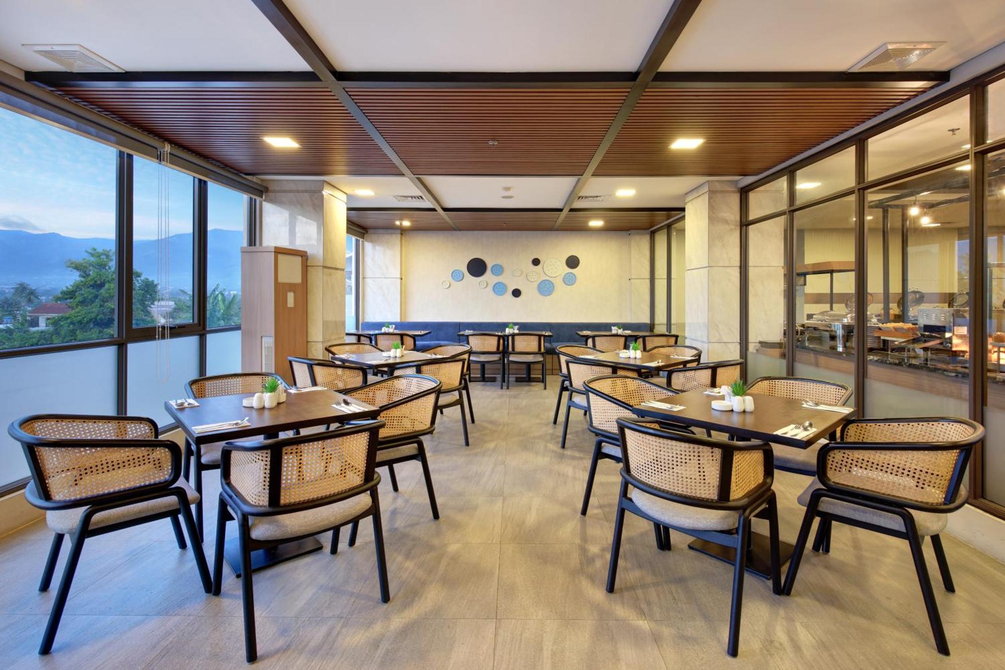 Aston Palu Hotel & Conference Center מראה חיצוני תמונה